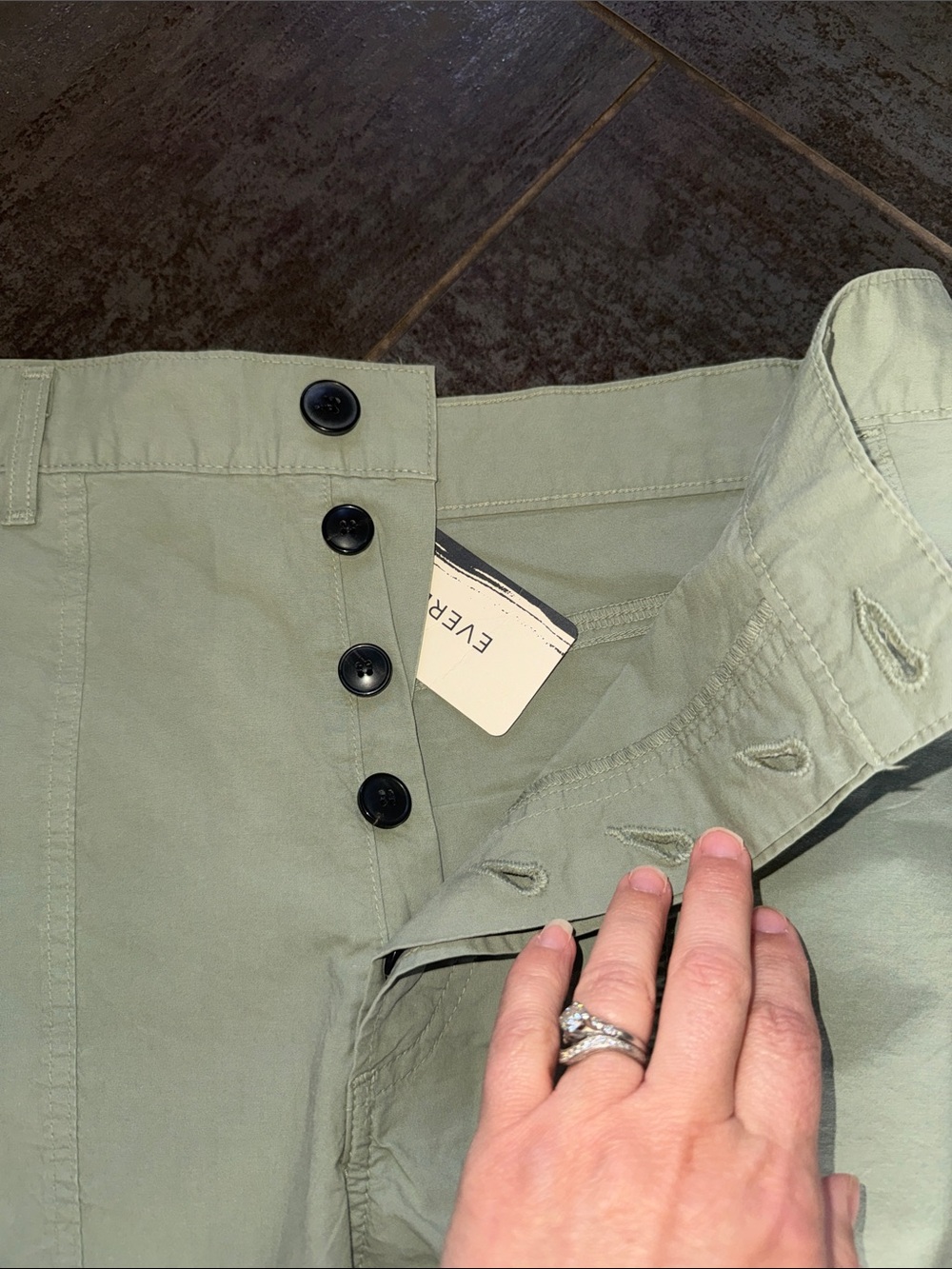 Citizens Of Humanity Light Sage Green Utility Shorts - Picture 4 of 9